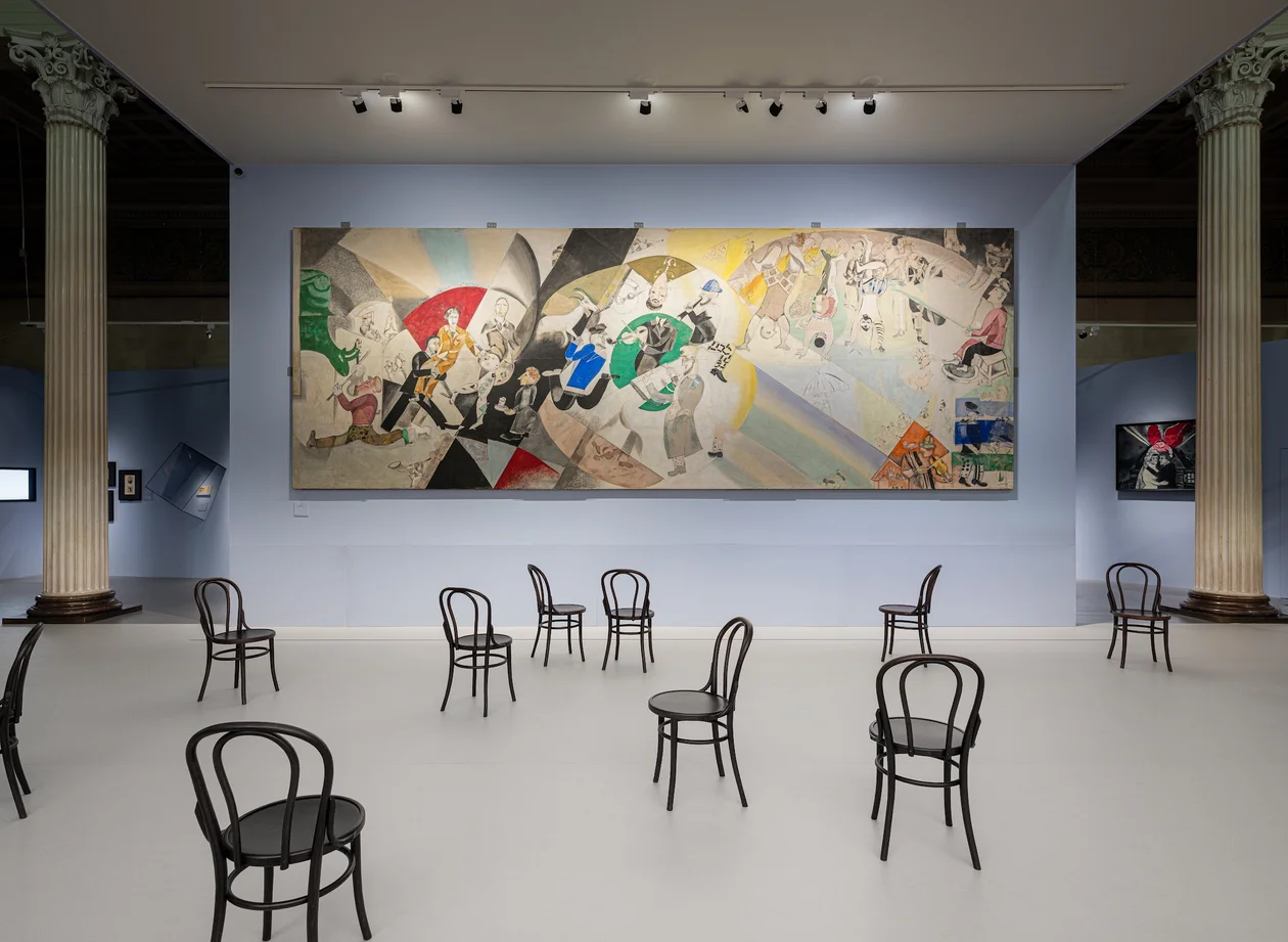 Экспозиция выставки «Марк Шагал. Радость земного притяжения»