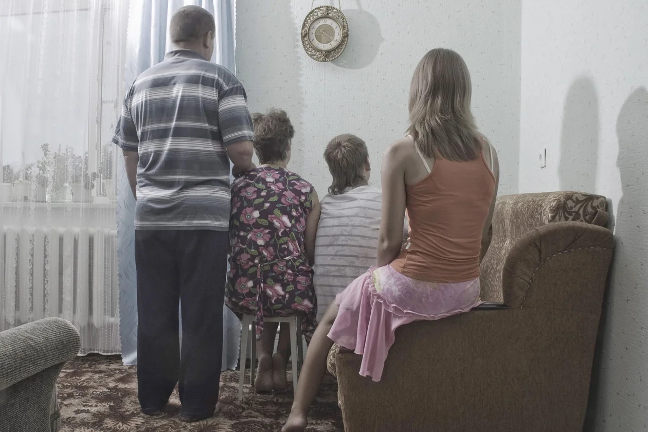 Вита Буйвид. Из серии «Семейный портрет в интерьере». 2011