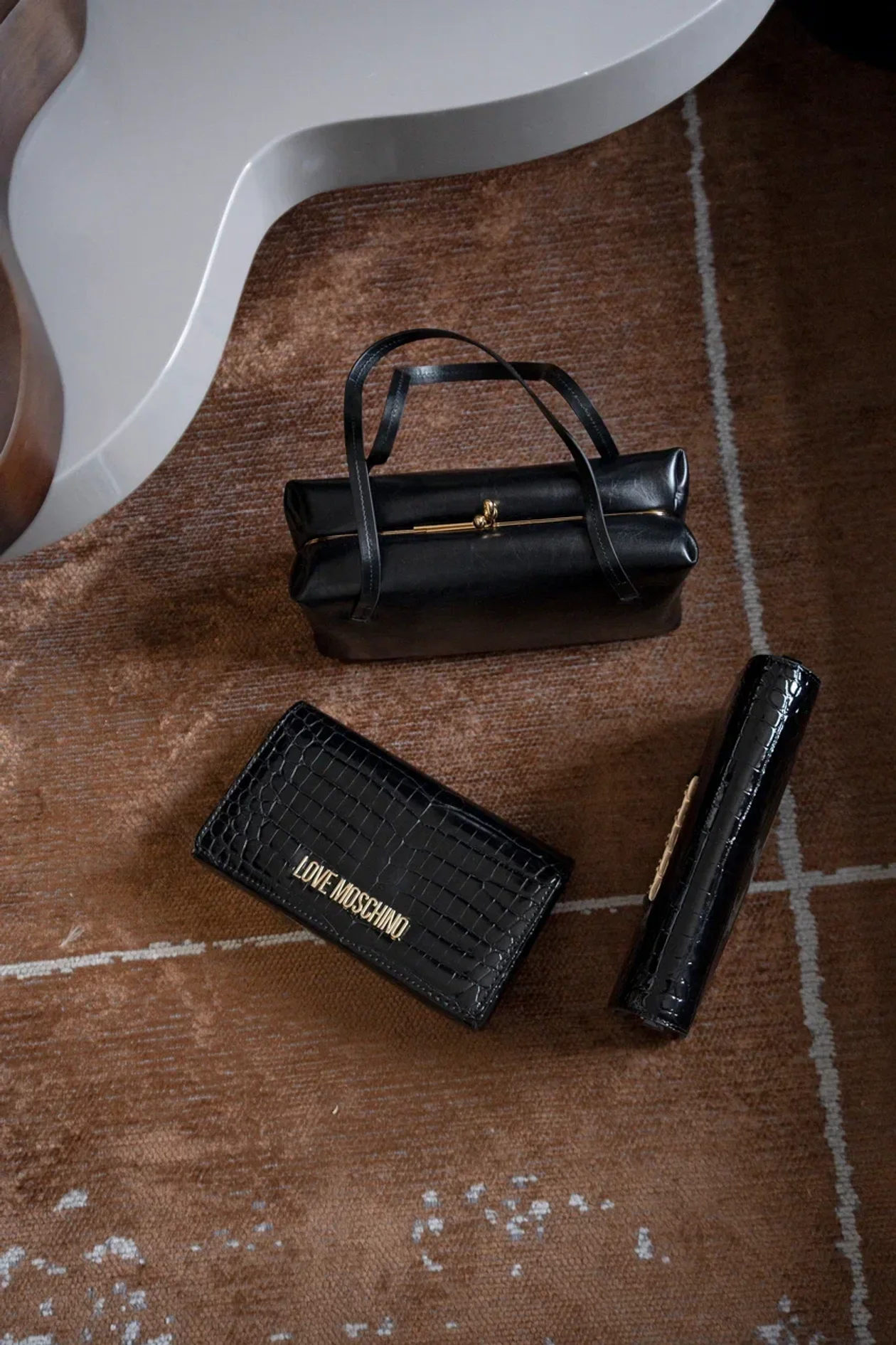 &#x421;&#x443;&#x43c;&#x43a;&#x438;: Jil Sander, &#x426;&#x423;&#x41c;; H&#xf6;gl, Love Moschino, Rendez-vous