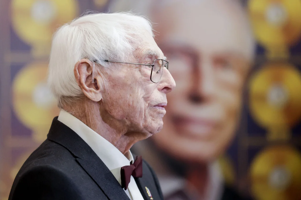 Александр Зацепин