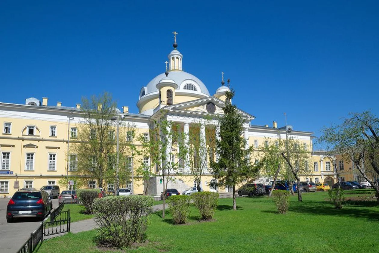 &#x411;&#x43e;&#x43b;&#x44c;&#x43d;&#x438;&#x447;&#x43d;&#x44b;&#x439; &#x445;&#x440;&#x430;&#x43c; &#x411;&#x43b;&#x430;&#x433;&#x43e;&#x432;&#x435;&#x440;&#x43d;&#x43e;&#x433;&#x43e; &#x426;&#x430;&#x440;&#x435;&#x432;&#x438;&#x447;&#x430; &#x414;&#x438;&#x43c;&#x438;&#x442;&#x440;&#x438;&#x44f; &#x43f;&#x440;&#x438; &#x413;&#x43e;&#x43b;&#x438;&#x446;&#x44b;&#x43d;&#x441;&#x43a;&#x43e;&#x439; (1-&#x439; &#x413;&#x440;&#x430;&#x434;&#x441;&#x43a;&#x43e;&#x439;) &#x431;&#x43e;&#x43b;&#x44c;&#x43d;&#x438;&#x446;&#x435;. &#x424;&#x43e;&#x442;&#x43e;: &#x415;&#x43b;&#x435;&#x43d;&#x430; &#x41a;&#x43e;&#x440;&#x43e;&#x43c;&#x44b;&#x441;&#x43b;&#x43e;&#x432;&#x430; / &#x424;&#x43e;&#x442;&#x43e;&#x431;&#x430;&#x43d;&#x43a; &#x41b;&#x43e;&#x440;&#x438;