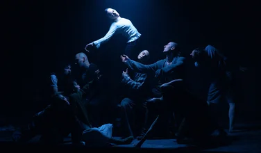 От рэпа с хором до театра «Озеро»: гид по фестивалю «Сезоны»