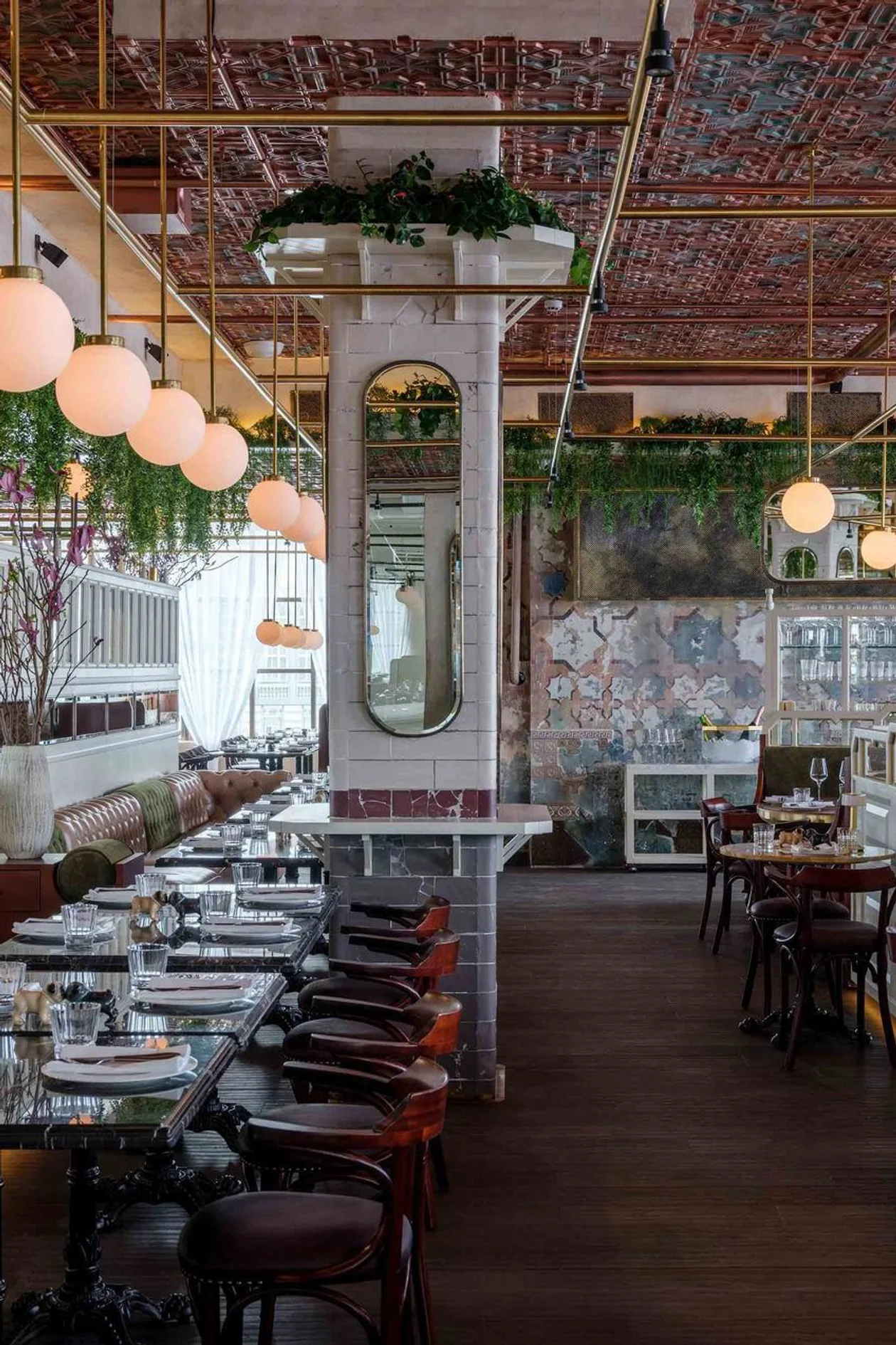 &#x424;&#x43e;&#x442;&#x43e;: <span style="background-color:transparent;color:rgb(67,67,67);font-family:Arial, sans-serif;">Buro TSUM</span>